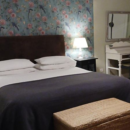 Le Voltaire Bed & Breakfast Airvault Exterior photo