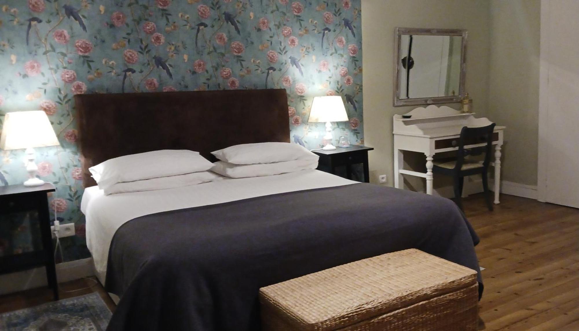 Le Voltaire Bed & Breakfast Airvault Exterior photo